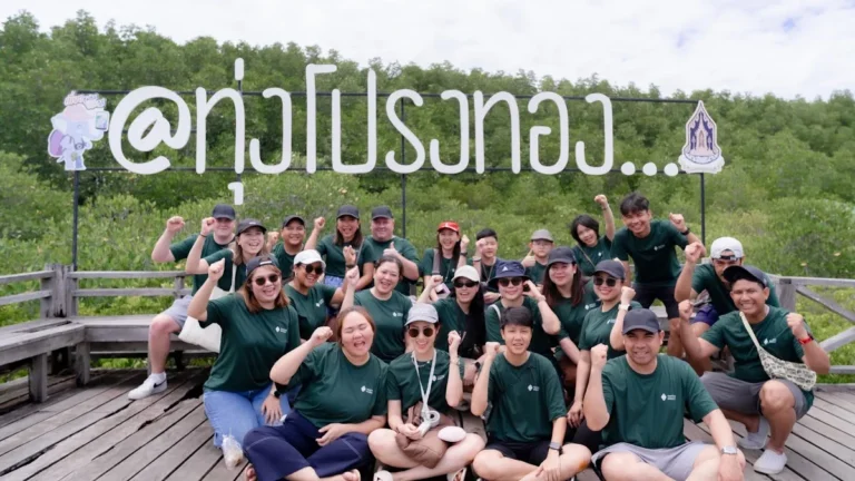 Mangrove planting team trip
